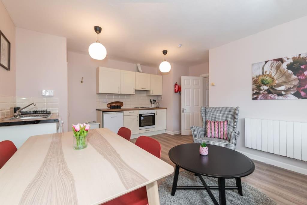 Fully Refurb Drogheda Apt7 3Rd Floor 外观 照片